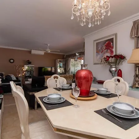 Fanabe Sleeps 8 With Pool Air Con And Wifi Villa