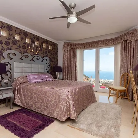 Villa Fanabe Sleeps 8 With Pool Air Con And Wifi *