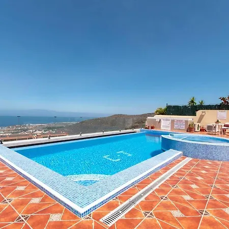 Fanabe Sleeps 8 With Pool Air Con And Wifi Villa