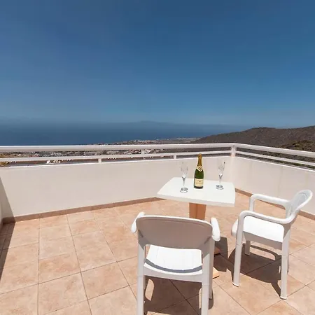 Fanabe Sleeps 8 With Pool Air Con And Wifi